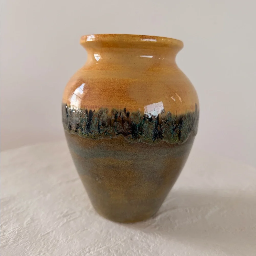 HANDMADE SIGNED STUDIO POTTERY VASE COTTAGE-CORE GREEN/YELLOW BOHO WABI-SABI EUC